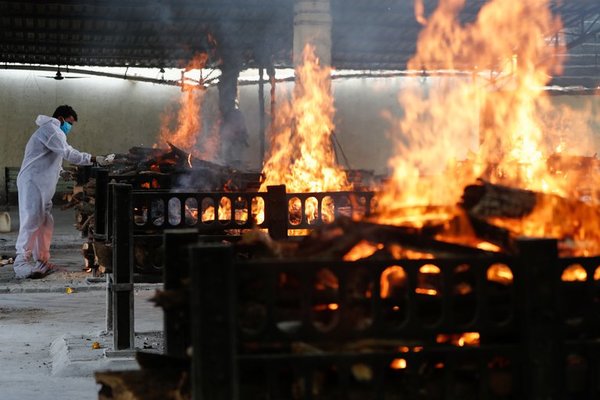 Un hospital con pacientes de Covid-19 se incendió en la India y hay al menos 13 muertos