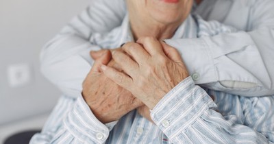 La Nación / Abuelitos ganaron dura batalla: tuvieron dengue, neumonía y COVID-19