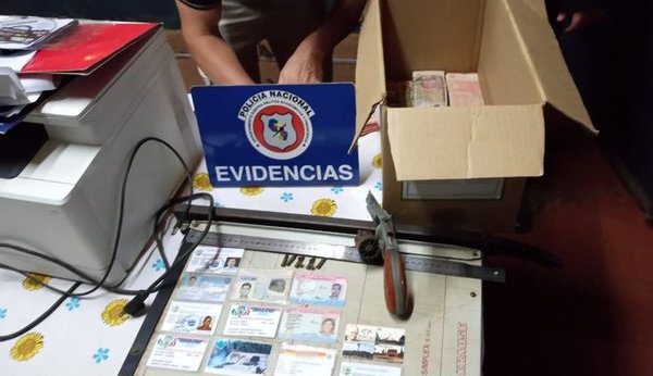 Desbaratan red de falsificadores de documentos que adulteraba hasta certificados de hisopado COVID negativo