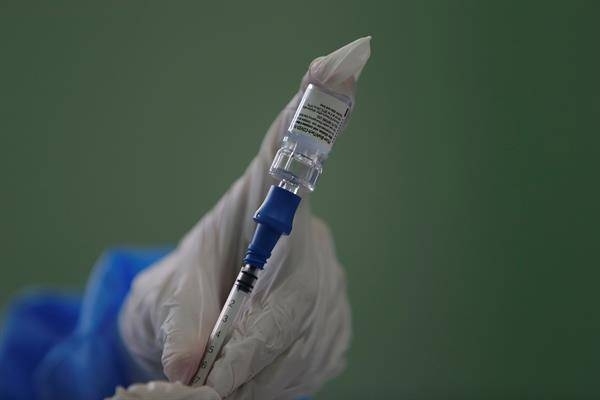 Diario HOY | Una dosis de AstraZeneca o Pfizer reduce la infección, según un estudio