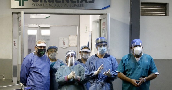 La Nación / Polémica por terapistas en Hospital Nacional e IPS en plena alerta roja