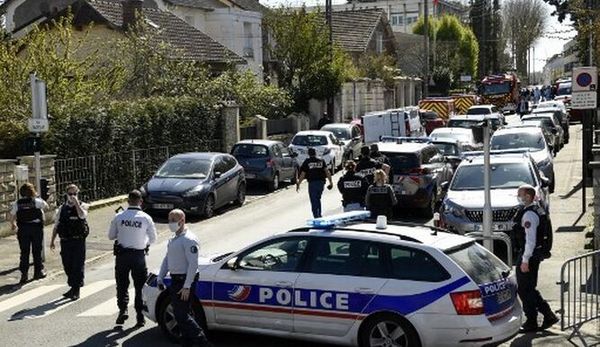 “Ataque terrorista” en Francia: Hombre mató a cuchilladas a policía cerca de París