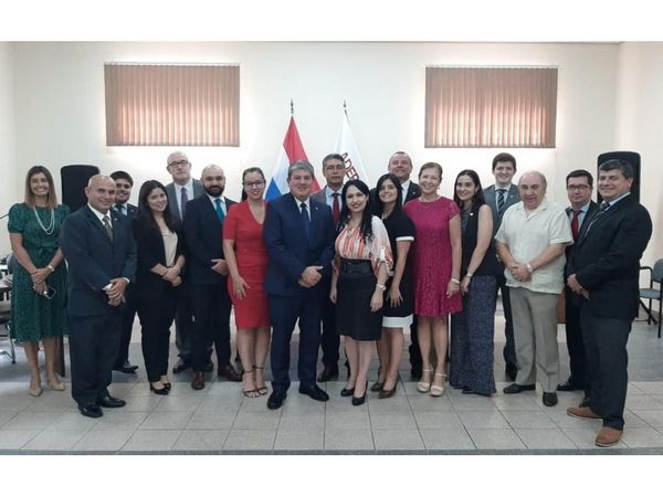 Proponen varios cambios al plan sobre el servicio diplomático
