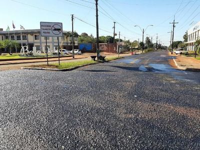 Asfaltan   avenida principal en Bella Vista
