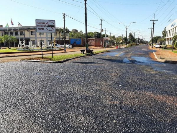 Asfaltan avenida principal en Bella Vista