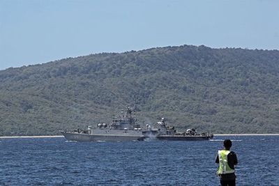 Indonesia encuentra restos del submarino desaparecido y lo da por hundido - Mundo - ABC Color