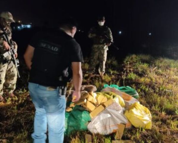 Decomisaron 216 kilos de marihuana a orillas del río en Villeta | OnLivePy