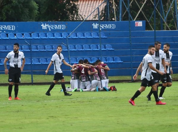 Lluvia de goles en Villa Elisa - APF