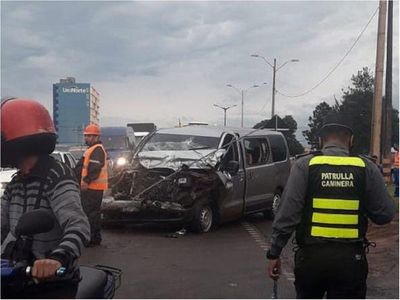 Choque de vehículos deja un herido en Ciudad del Este