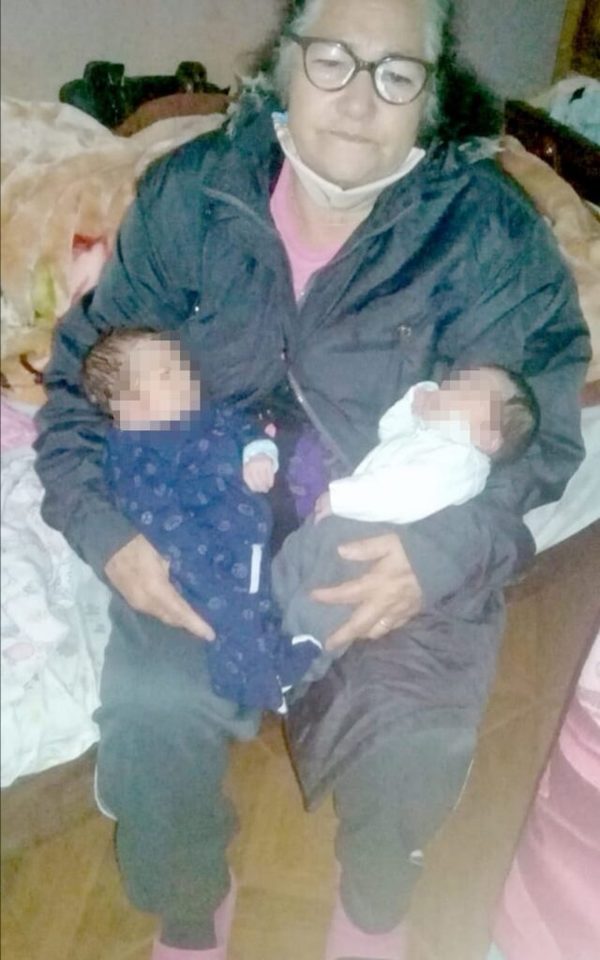 Mujer que dio a luz a gemelos falleció por covid, abuela quedó a cargo de 8 niños y necesita ayuda | OnLivePy