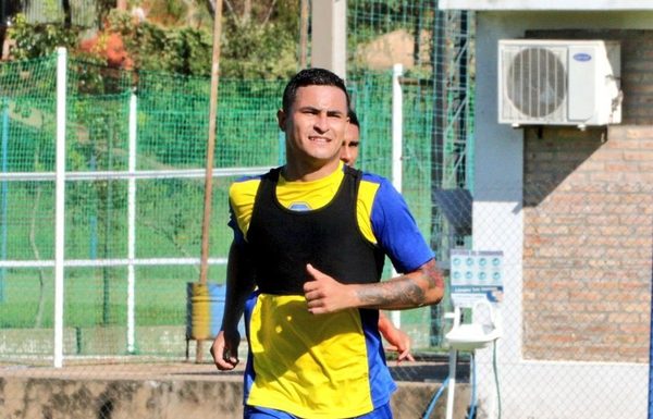 Versus / Rodi Ferreira: de debutar en Olimpia y jugar en Europa, a fichar en el ascenso