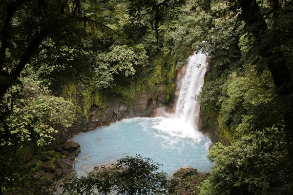 Costa Rica aprovechará las riquezas naturales del Volcán Tenorio para el turismo - MarketData