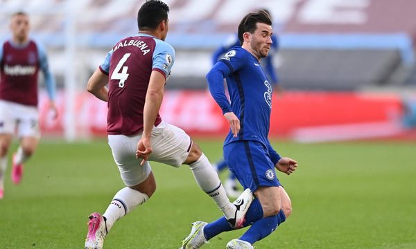 Versus / El planchazo de Balbuena por el que Moyes reclamó con todo