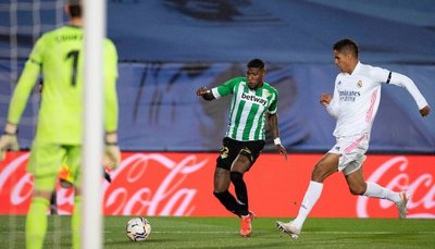 Versus / Real Madrid cede un empate en casa y da alas a Atlético y Barcelona