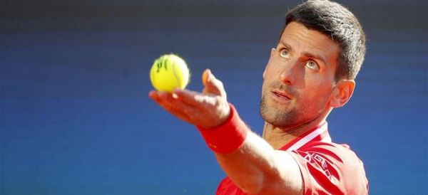Djokovic cae contra Karatsev y se queda sin título ante su público