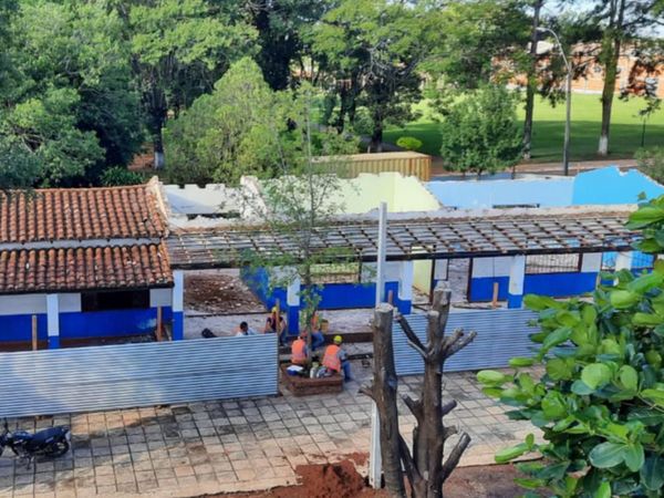 Fram: Refaccionan emblemático colegio