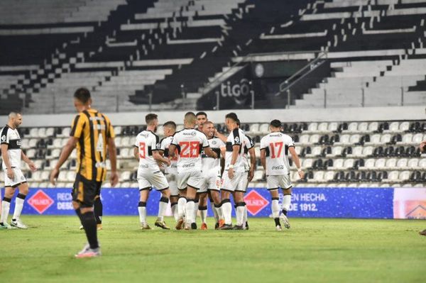 Olimpia se queda con el clásico más añejo y sube a la punta - Noticiero Paraguay