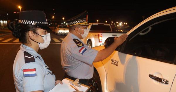 Desde el martes se restringe movilidad en ciudades con "nivel rojo" por covid