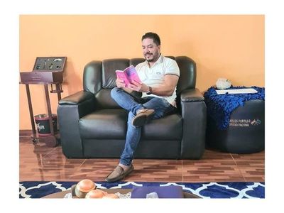 Carlos Portillo: "Leer es como besar"