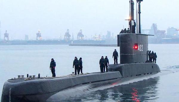 Hallan submarino desaparecido en Indonesia, tripulantes murieron