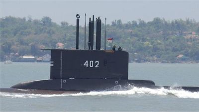 Indonesia encontró al submarino desaparecido partido en pedazos en el fondo del mar: los 53 tripulantes están muertos