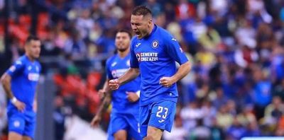 Golazo de Pablo Aguilar en nuevo triunfo del Cruz Azul