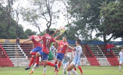 Diario HOY | Goleada, lances postergados y cinco punteros