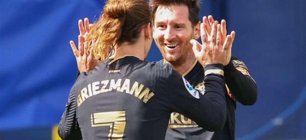 Barcelona superó por 2-1 a Villarreal con doblete de Griezmann y sigue con chances de luchar por el título
