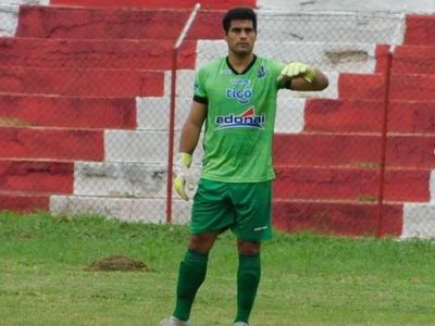 Arquero del Atlántida subastará camisetas