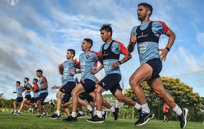 Versus / "Chiqui" sorprende con un juvenil en el equipo de Cerro ante Guaireña
