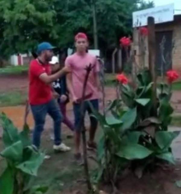 Detienen a dos hermanos tras trifulca entre vecinos