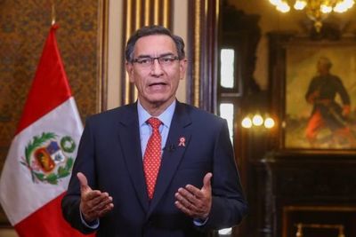 El expresidente peruano que rompió la fila de vacunación está con Covid