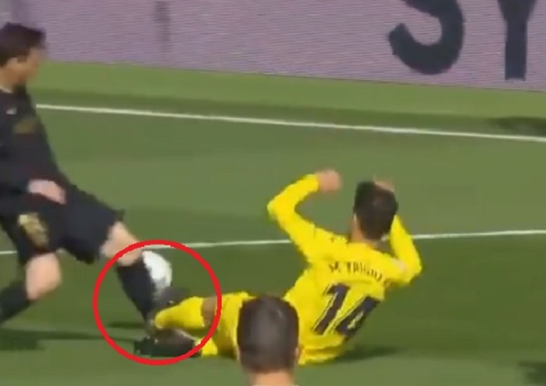 Messi sufre criminal patada que hizo pensar en lo peor