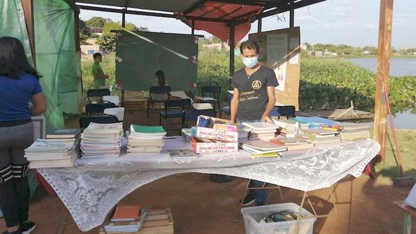 Crónica / Aula a la vera del río en el Bañado Norte