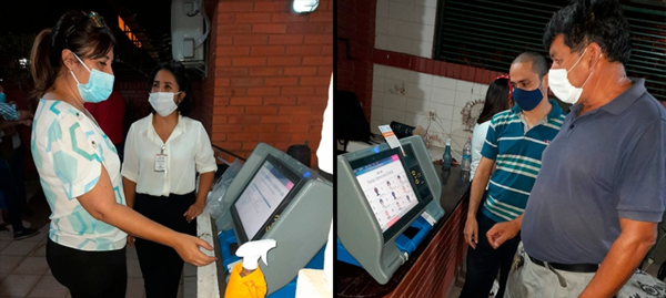 Lambareños practican con máquinas de votación de cara a las municipales