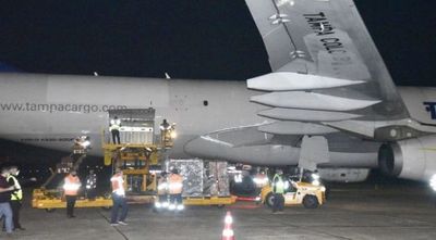 Llegaron anoche 234.400 vacunas anticovid-19 donadas y vía Covax