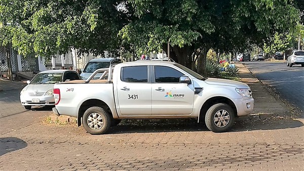 En Brasil la Itaipú REDUCE su PARQUE AUTOMOTOR y en Paraguay lo AUMENTA