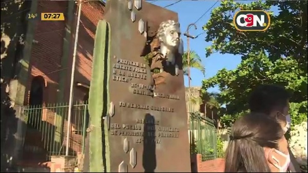 Homenajean a Santiago Leguizamón en el día del periodista - C9N