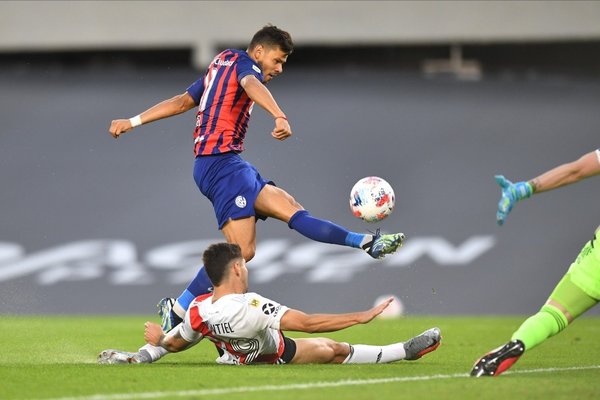San Lorenzo derrotó a River en el Monumental con los Romero intratables