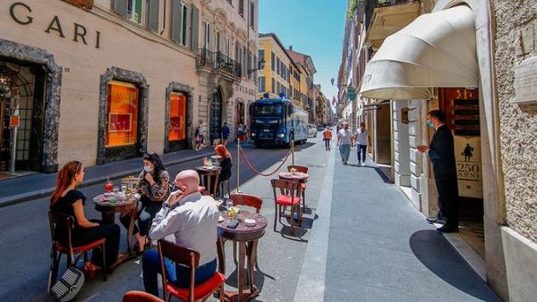 Italia inició una esperada reapertura de la gastronomía y el entretenimiento