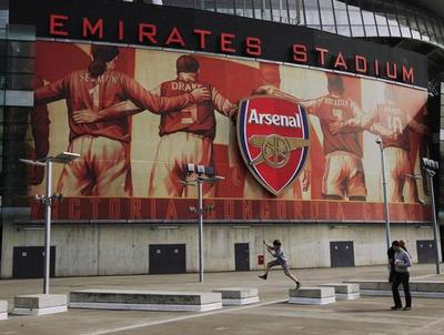 Henry, Bergkamp y Vieira se unen a Spotify para comprar el Arsenal