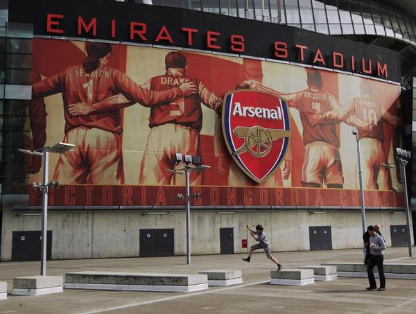 Henry, Bergkamp y Vieira se unen a Spotify para comprar el Arsenal