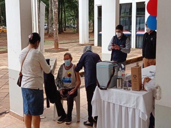 Salud amplía el rango de vacunación contra el Covid a mayores de 75 años – Prensa 5