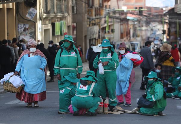 Las calles de La Paz se llenan de basura por huelga salarial de trabajadores - MarketData