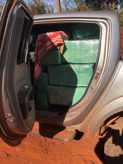 Atrapan a joven que transportaba marihuana en una camioneta - La Clave