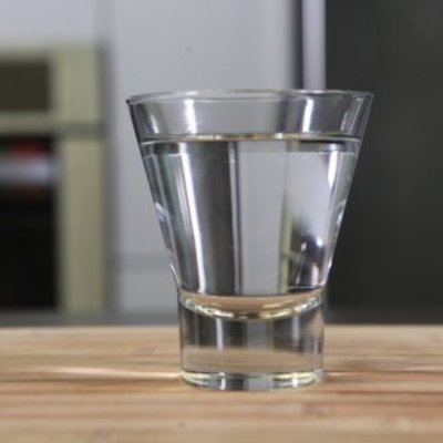 ¿Es necesario que una persona sana tome ocho vasos de agua por día? | Ñanduti