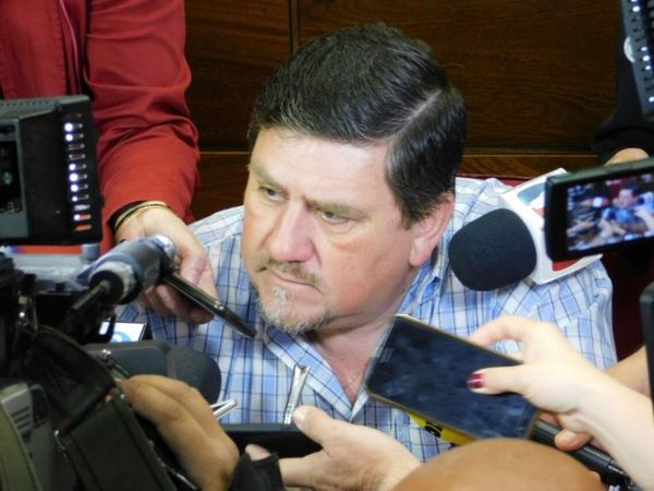 Senador pedirá a la Contraloría auditar la gestión de Duarte Frutos en la EBY