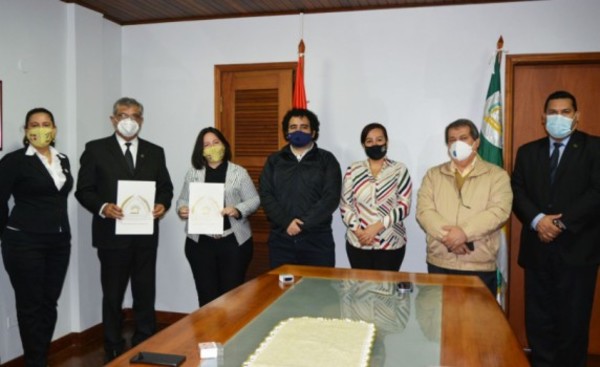 UNE y Sobrevivientes Paraguay firman convenio