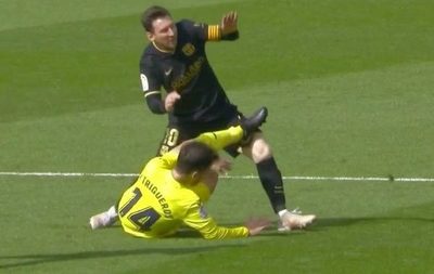 Versus / La brutal patada que pudo lesionar seriamente a Lionel Messi