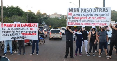 La Nación / CDE: gastronómicos cerraron ruta y se niegan a pagar por mala gestión del Gobierno